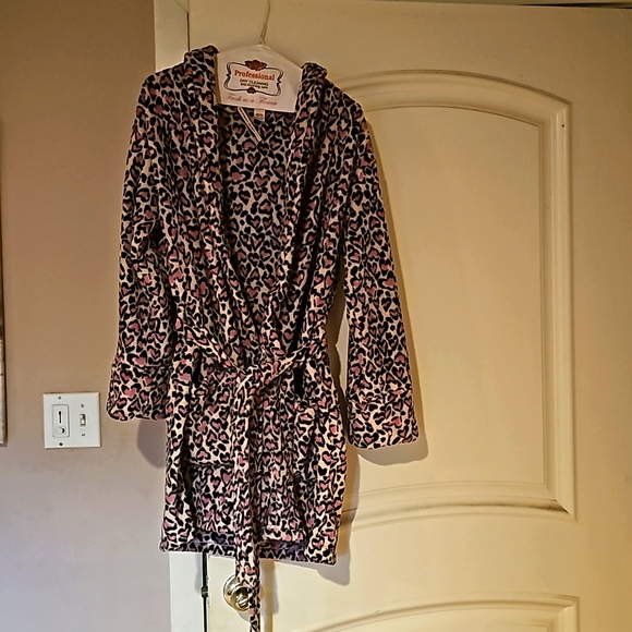 VS bath robe - Picture 1 of 9